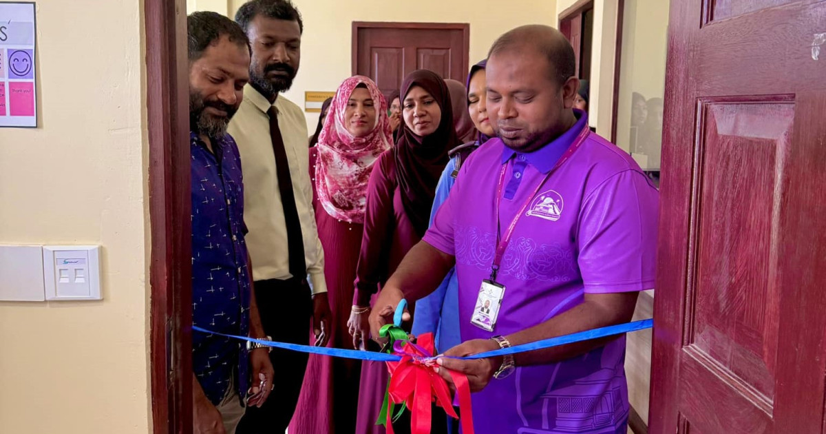 Laamu Atholhuge Council eggai hulhuvi furathama Library aa eku Isdhoo Council Thaareekhuge thereyah