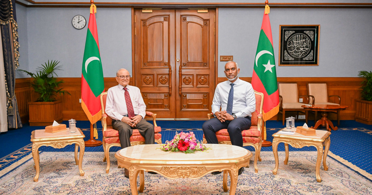 Raees Dr. Muizz kureege Raees Uz Maumoon Abdulqayyoom aa badhdhalukuravvaifi