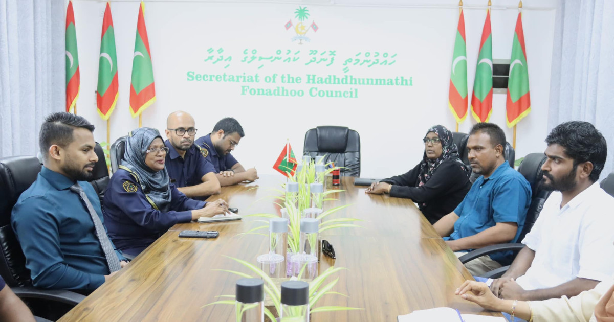 Passport ge khidhumaiy Laamun dhinumaa beheygothun immigration ge team eh Laamu gai